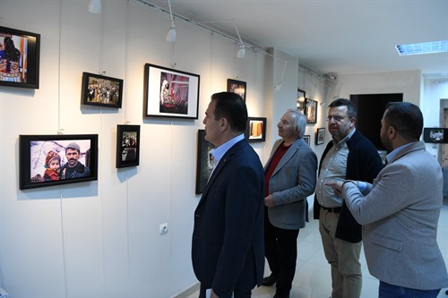 Sayın Vali/Belediye Başkan Vekilimiz,Hakkâri Kent Arşiv ve Etnografya Müzesinde incelemelerde bulundu